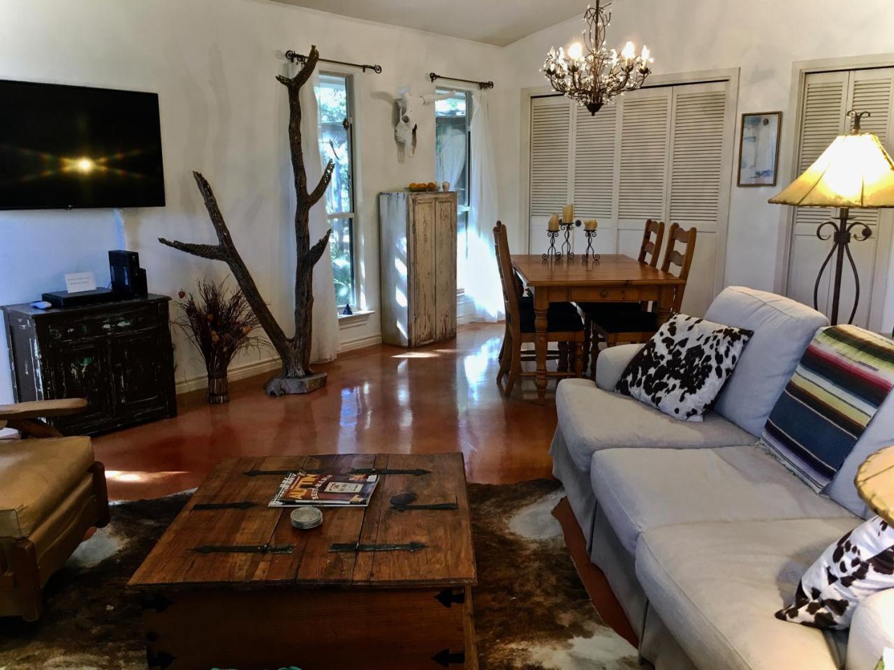 Casa Del Sol Bed And Breakfast Lakeway Exterior photo