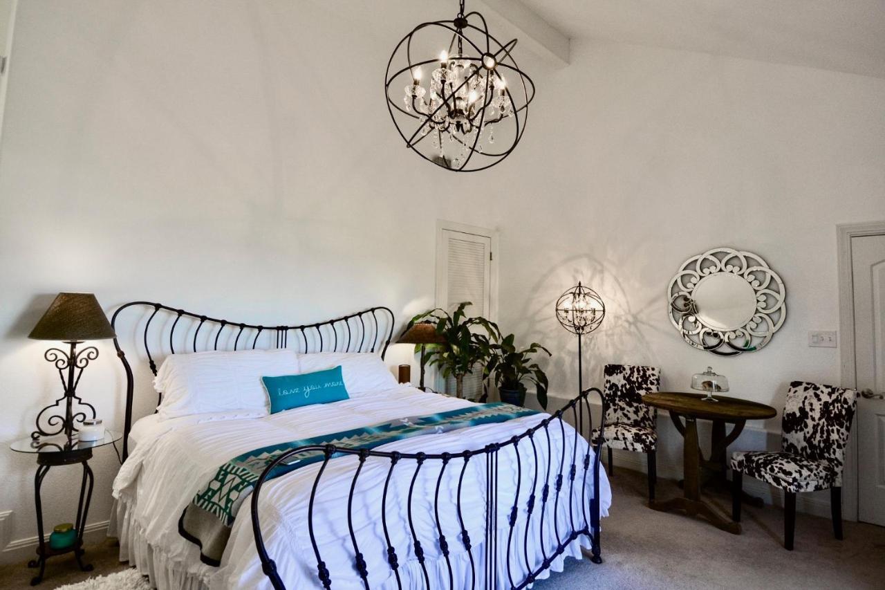 Casa Del Sol Bed And Breakfast Lakeway Exterior photo